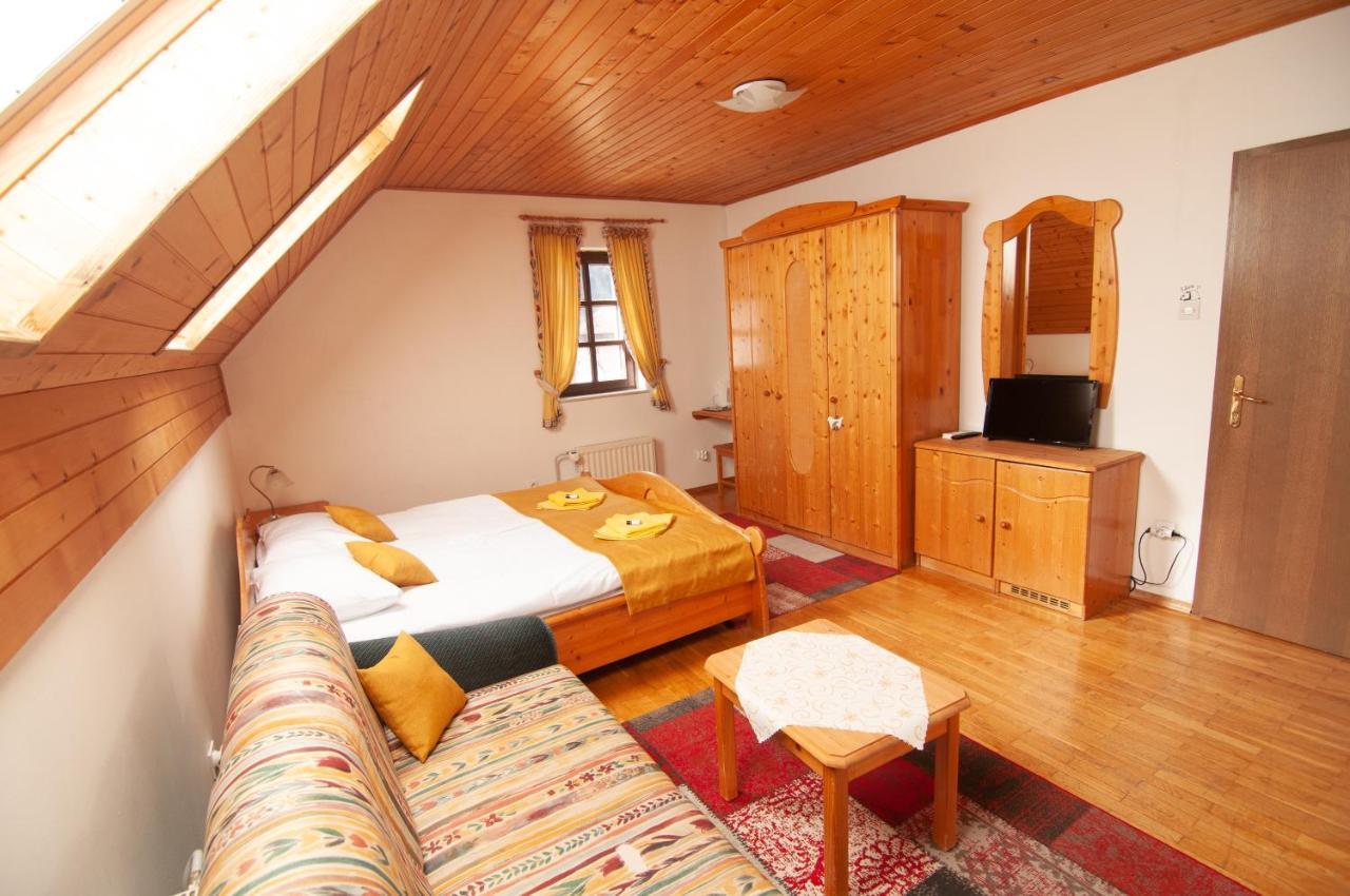 Guest House Vila Korosec 보베츠 외부 사진