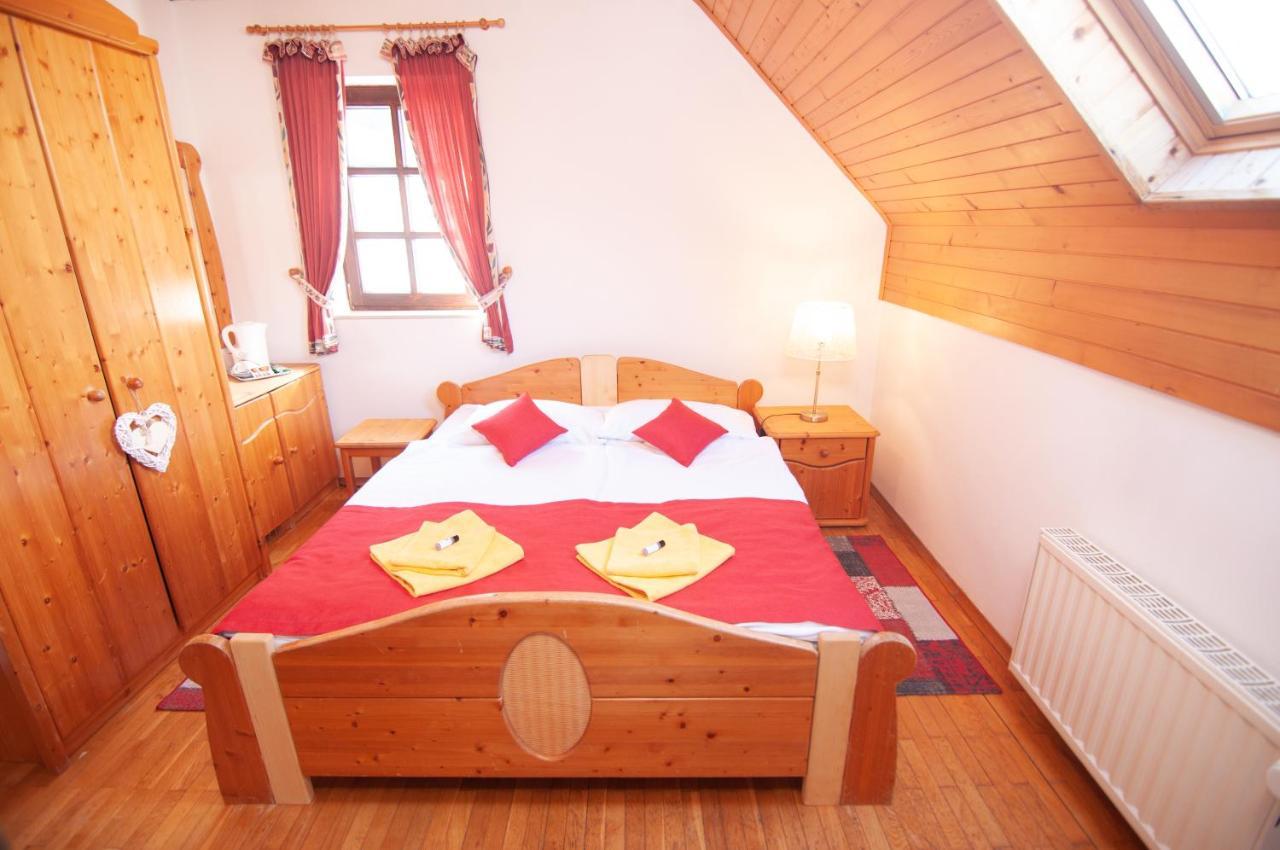 Guest House Vila Korosec 보베츠 외부 사진