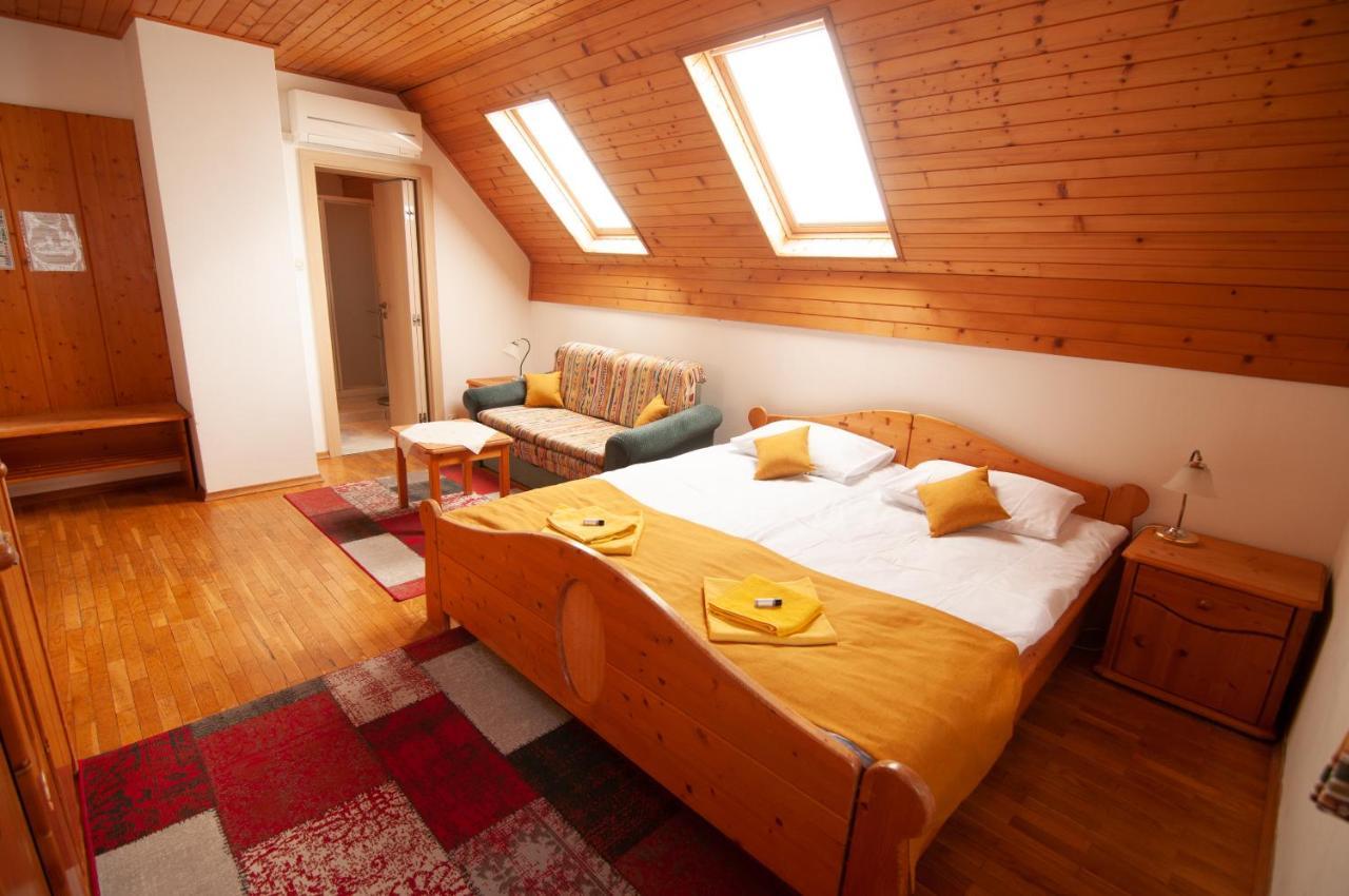 Guest House Vila Korosec 보베츠 외부 사진